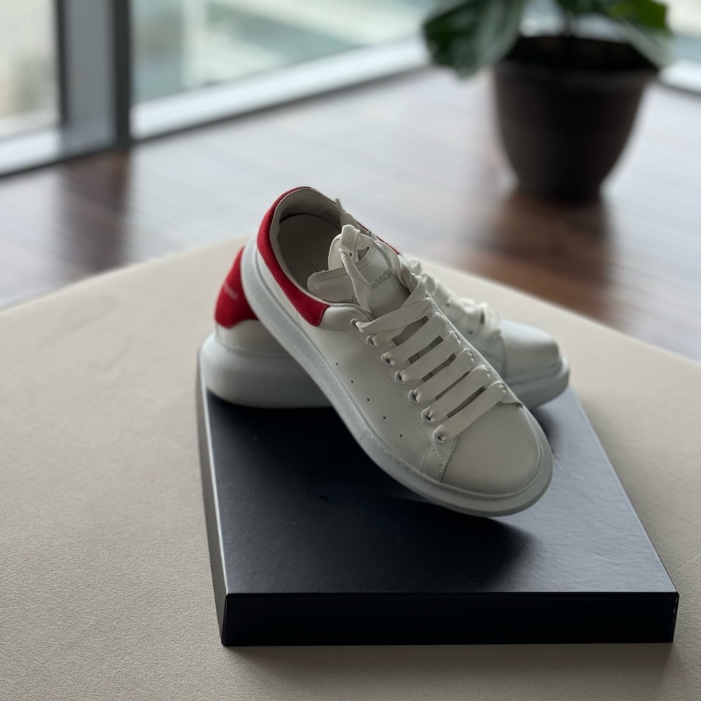 Authentic Alexander McQUEEN size 39